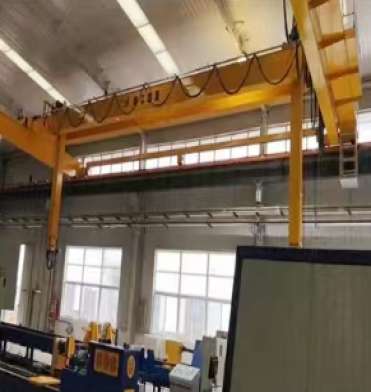 【靖江起重】智能起重机能否适应极端低温环境?